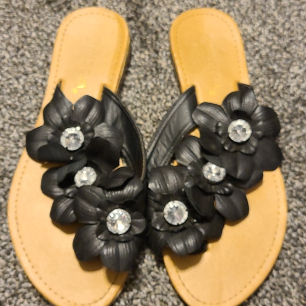 Cute flowers and jewels flip flop style